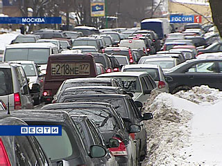 Высота сугробов в Москве превысила норму