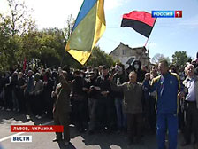 Во Львове ветеранам пришлось вновь биться с нацистами